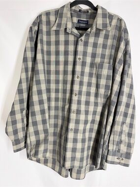 Van Heusen Men's Gray and Cream Plaid Button-Down Shirt